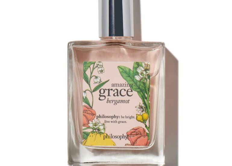 If you get tired of the suffocating fragrances of others, if the saturation of the sound of separate notes makes you frantic, then the stunning tenderness and piquancy of Philosophy Amazing Grace Bergamot will become the best reward for you.